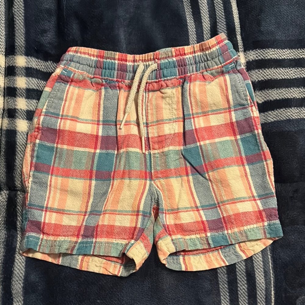 Old Navy Plaid Boys Shorts (18-24 months)